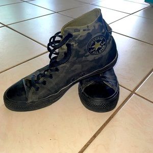 Men’s camo high-top converse SZ 10